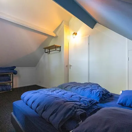 Nyaraló Beautiful On Park On Swimming Water Ewijk