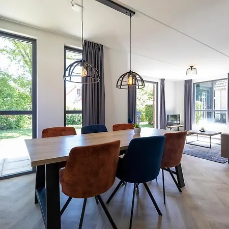 Beautiful On Park On Swimming Water Nyaraló