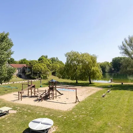 Nyaraló Beautiful On Park On Swimming Water Ewijk