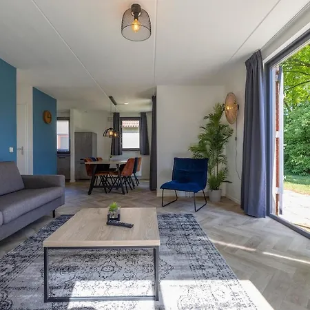Holiday home Beautiful On Park On Swimming Water Ewijk