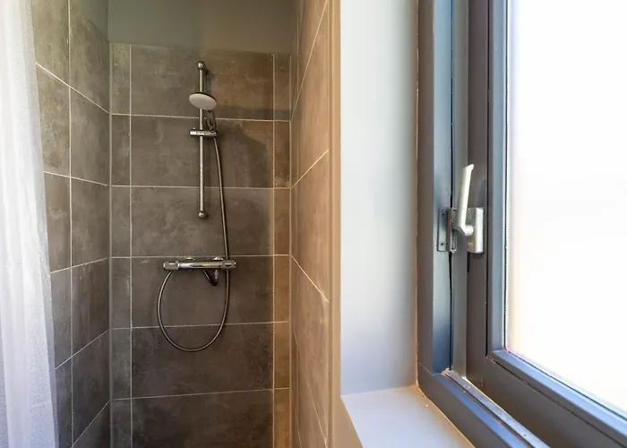 Beautiful On Park On Swimming Water 度假居