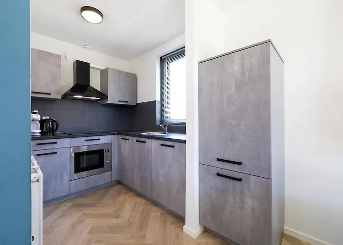 度假居 Beautiful On Park On Swimming Water Ewijk