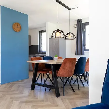 Beautiful On Park On Swimming Water 펜션 *