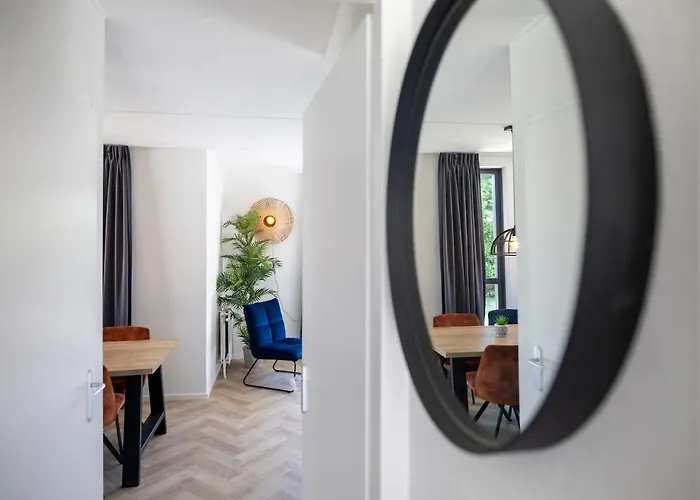 Beautiful On Park On Swimming Water 펜션